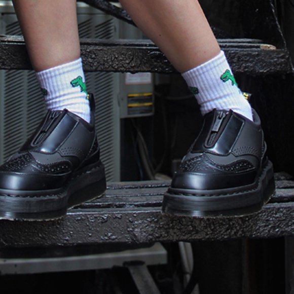Dr Martens Resnik Zip Brogue Black 